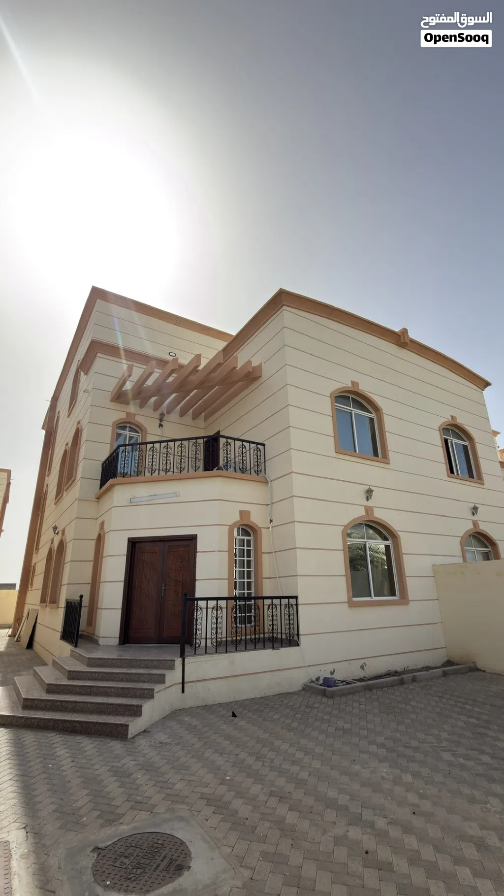 غرف للإيجار بالسيب سور آل حديد قريب الشاطئ و خلف ايطاليا بريستا كافيه شاملة الفواتير.