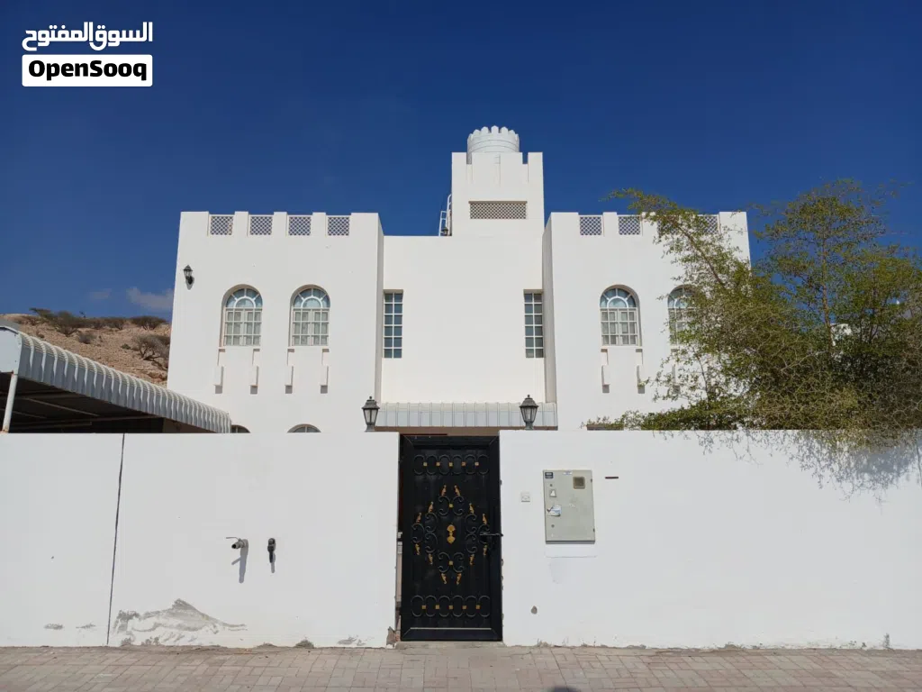 بيت طابقين