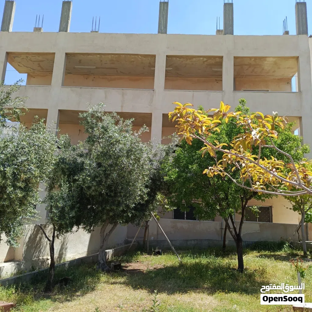 عمارة أربعة طوابق للبيع