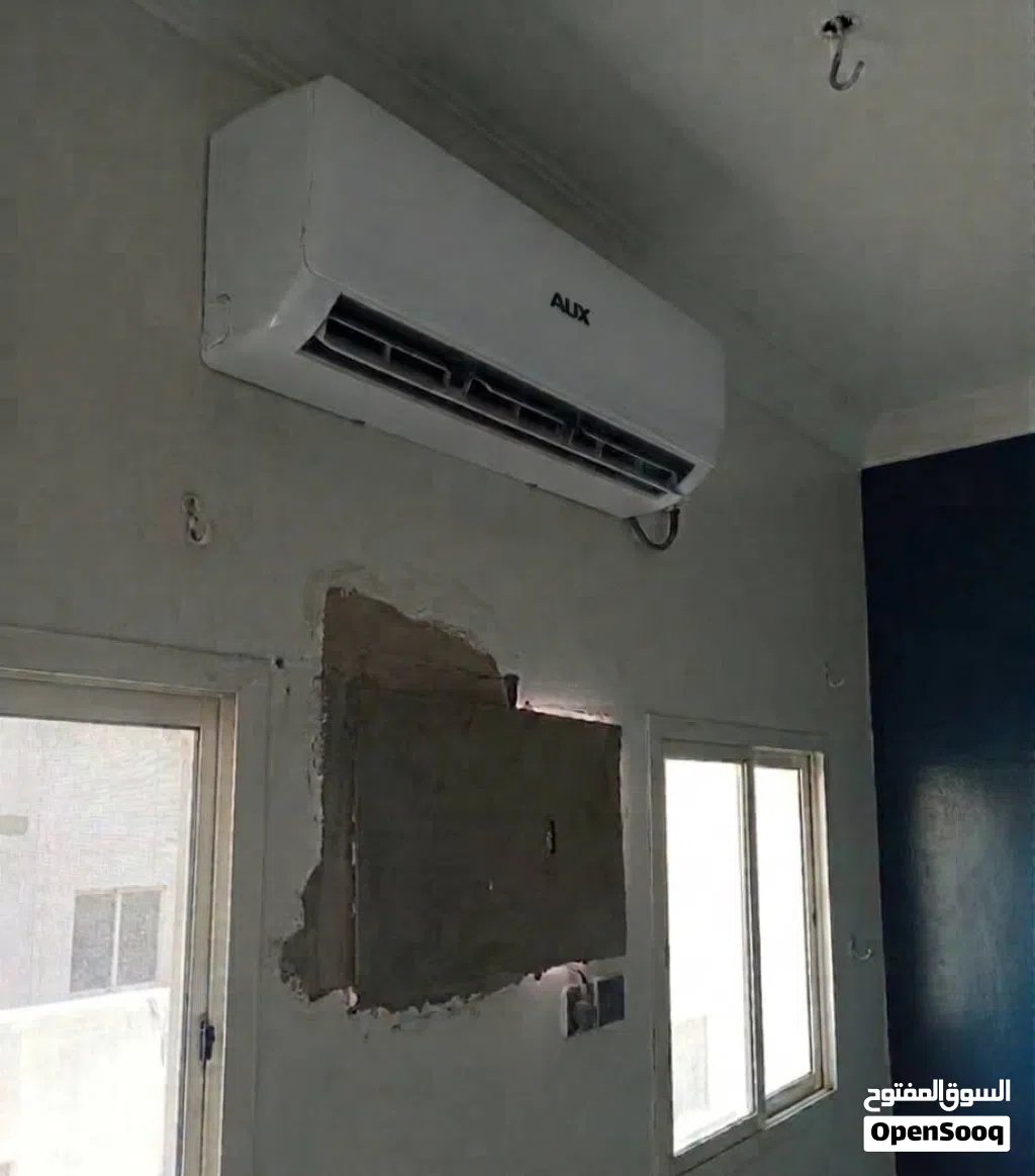 مكيف 2 طن سبلت نوع اوكس عرطه للبيع شبة جديد الموقع المكلا