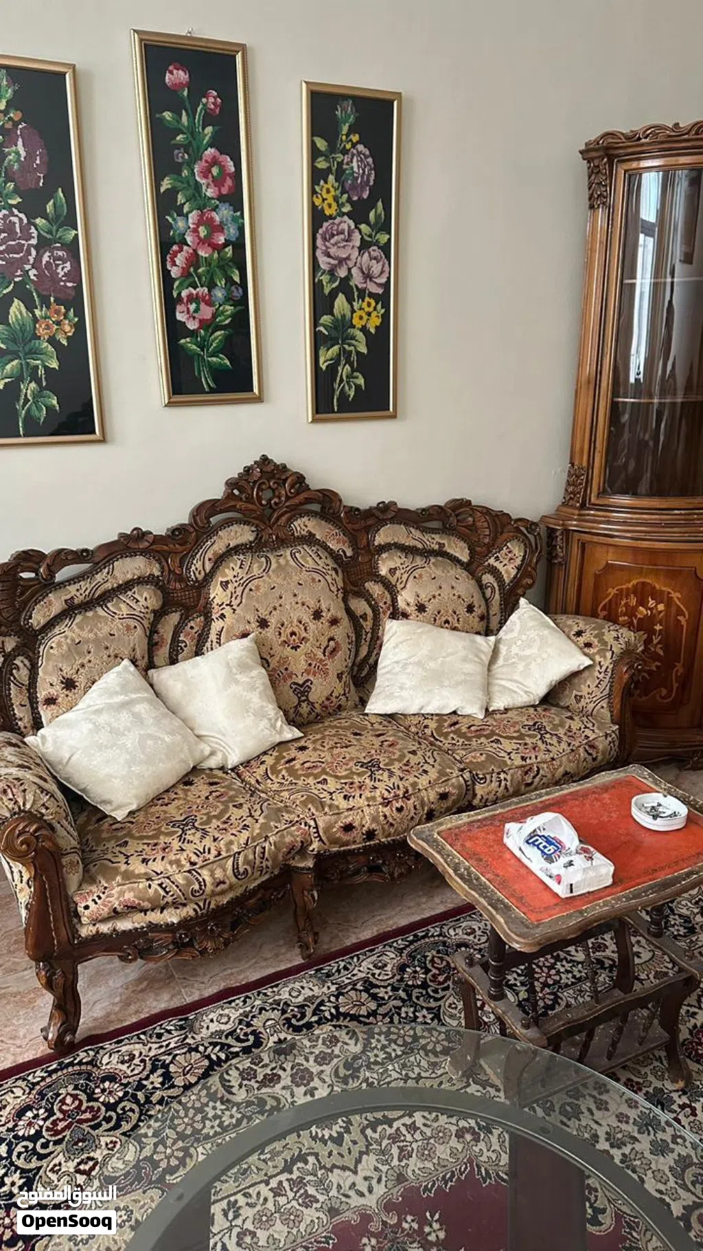 كنب كلاسيك خشب بني حفر