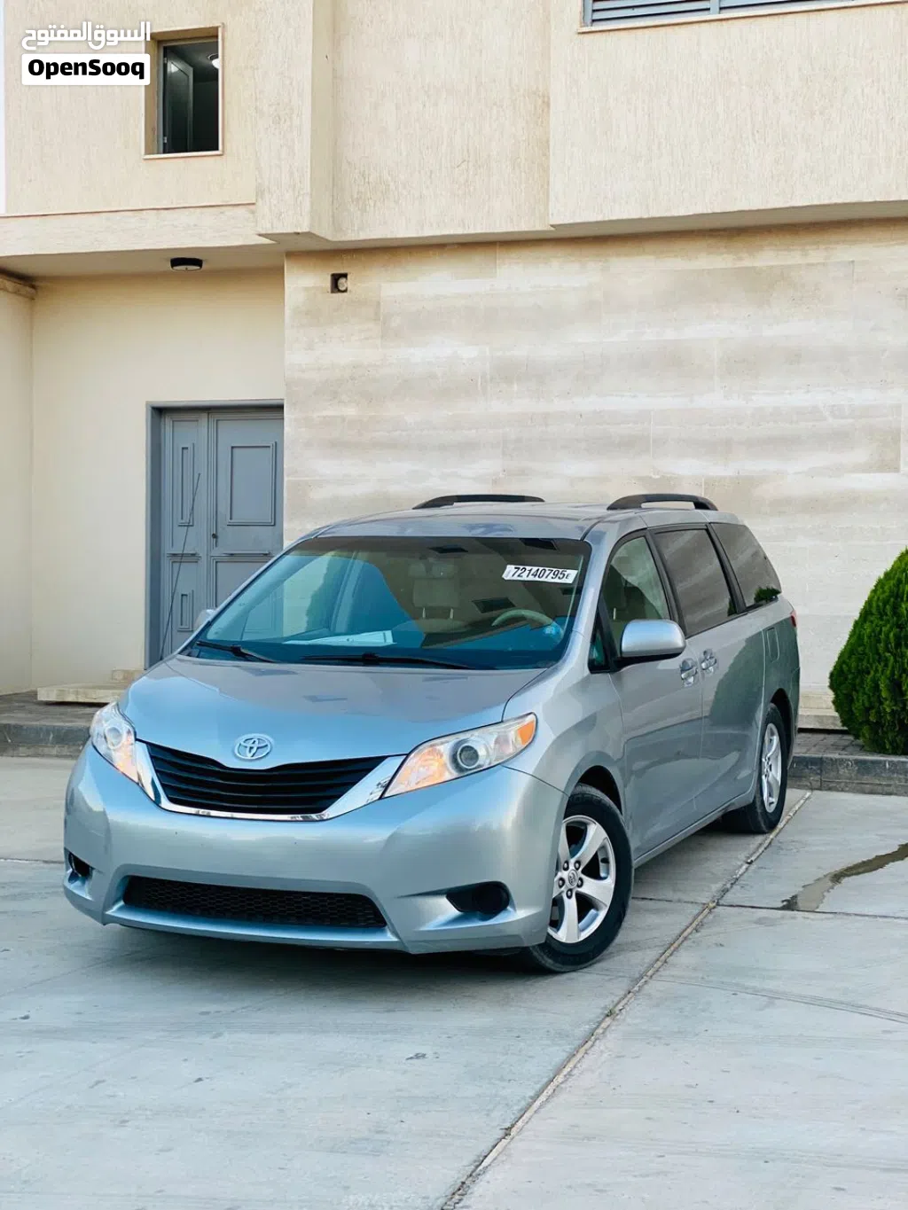 Toyota Sienna LE