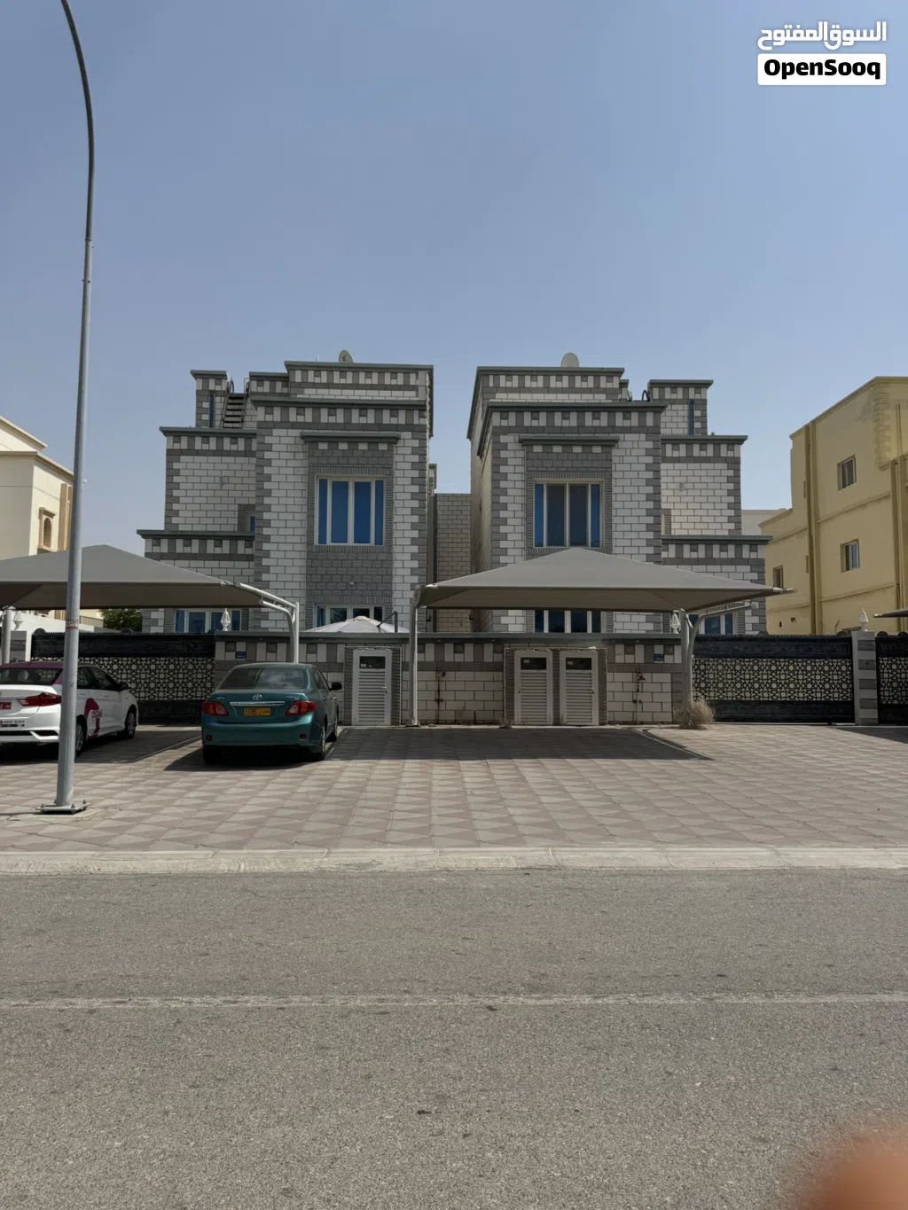 6 bedroom luxury villa for rent in Al Koudth