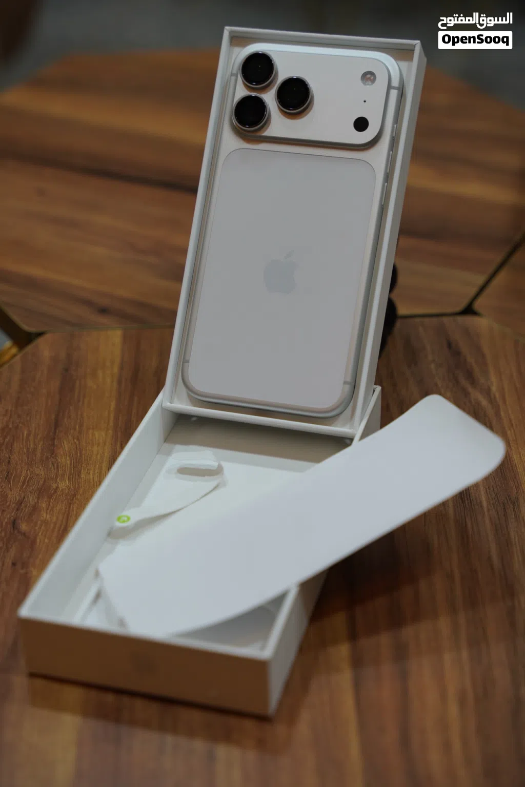 للبيع iPhone 17 Pro Max
