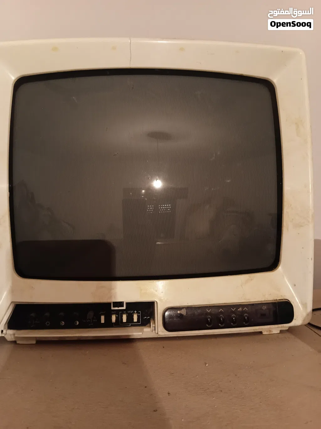 تلفزيون عدد 2 14 بوصة واحد قاريونس والاخر داوو و DVD