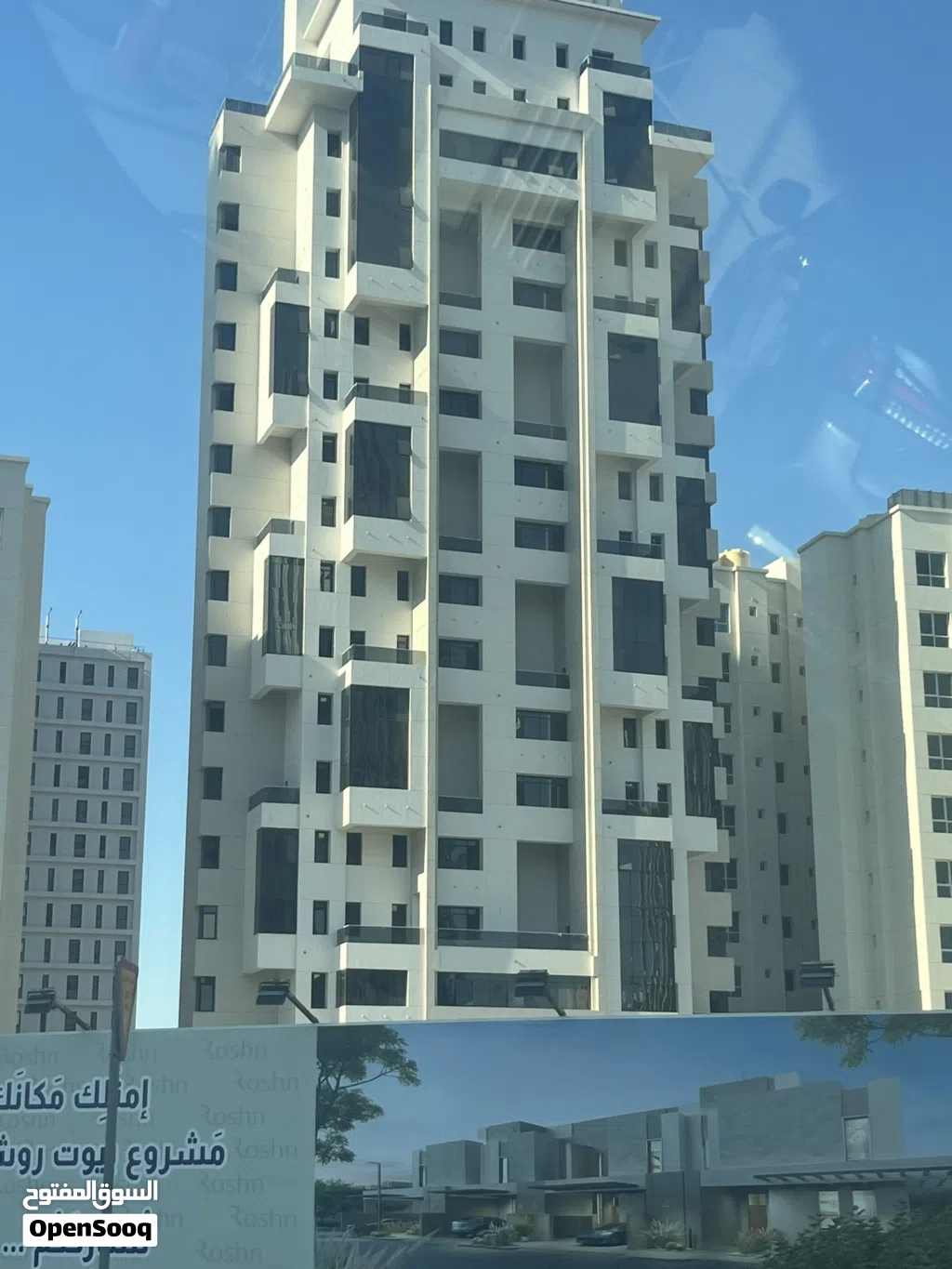 للبيع مجمع تجاري بشرق