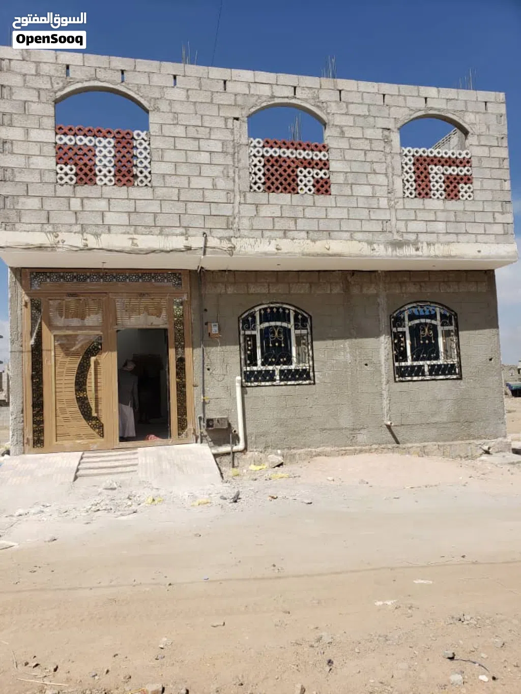عماره عرطه للبيع شارع مارب سوق صرف