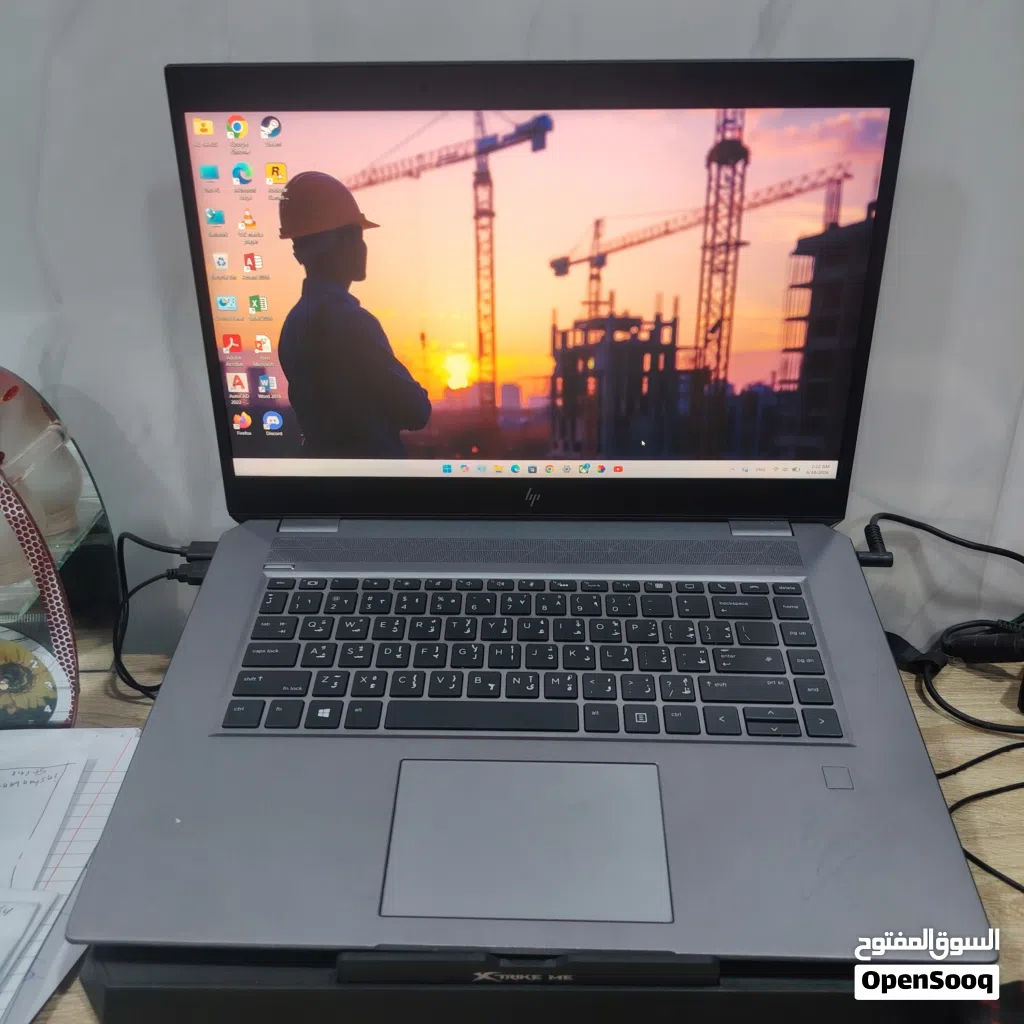 لابتوب hp zpook للبيع مستعمل نظافه 99%