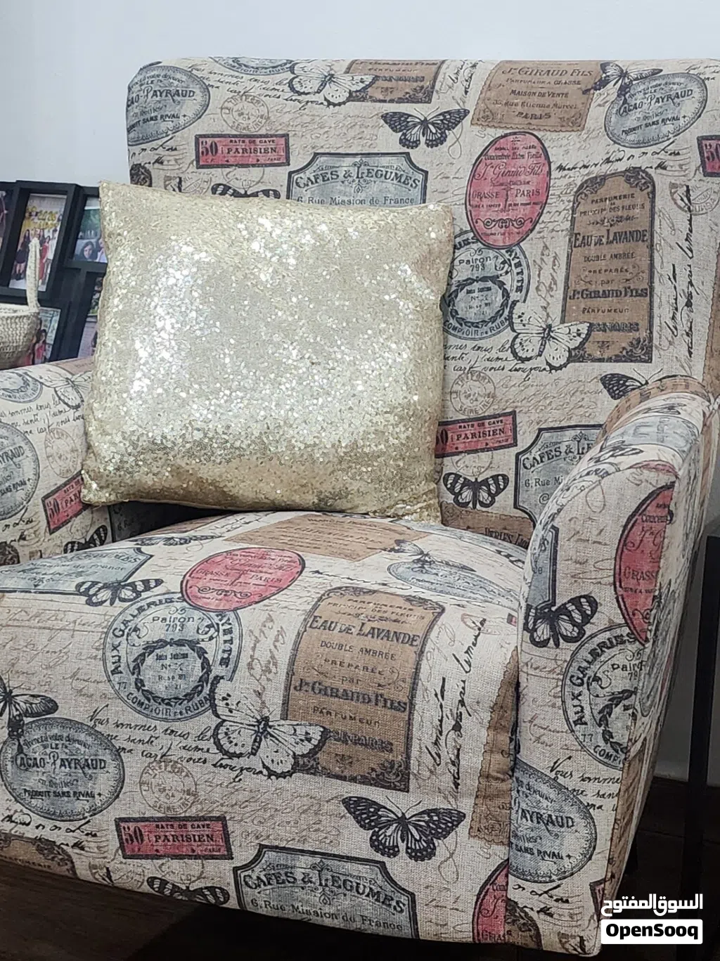 2 single beautiful sofas