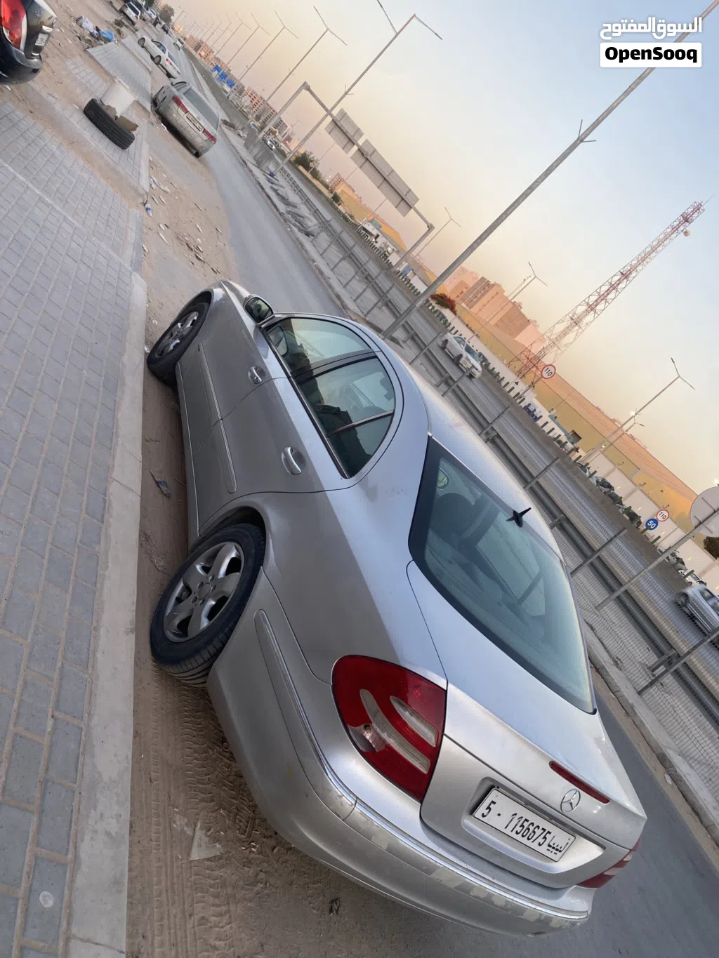 مرسيدس بنز الفئة-E E 240