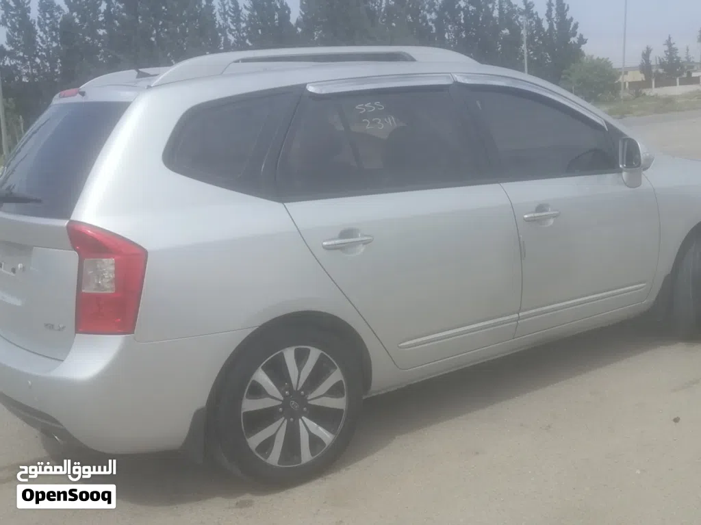 Kia Carens Luxury