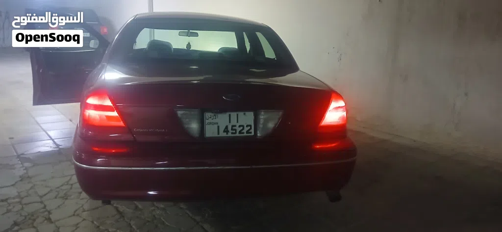 Ford Crown Victoria Standard
