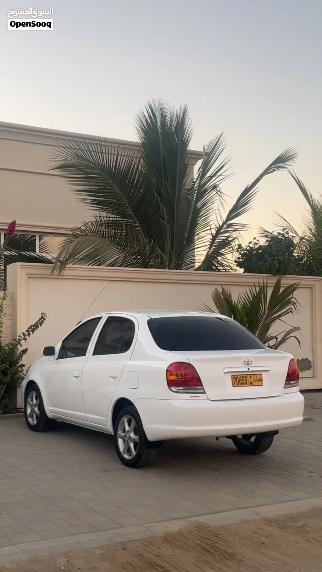 تويوتا اكو Base