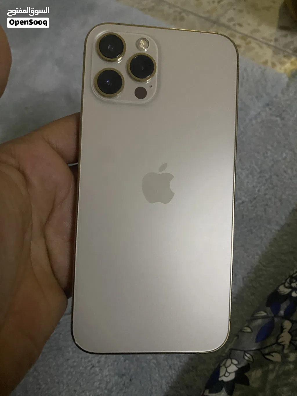 I phone 12 pro max good condition 75 bettry health fresh condition box charger look like new
