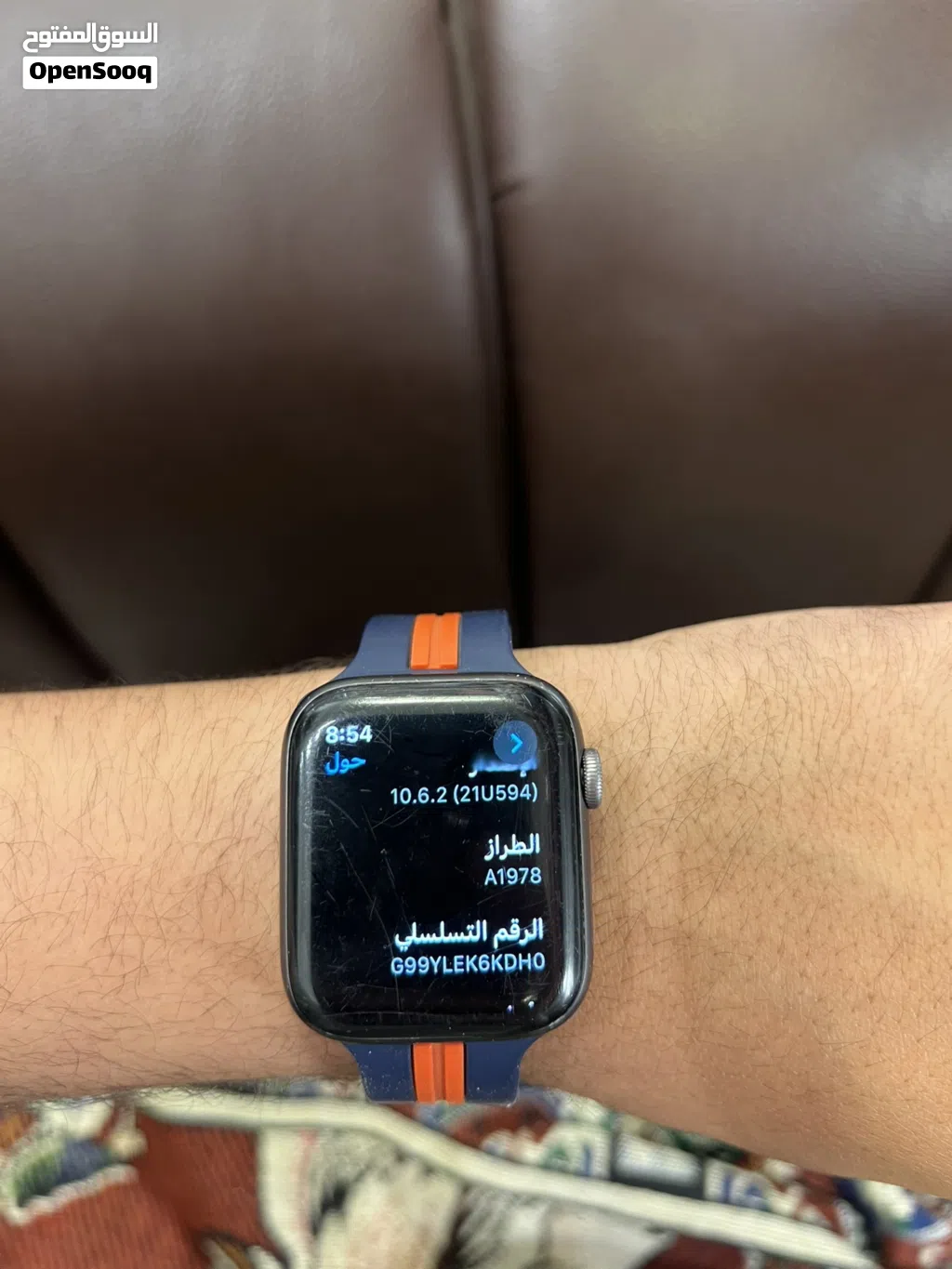 ساعة ابل الاصليه سيريس 4 مقاس 44 ساعه توب نضافه ولا خبش