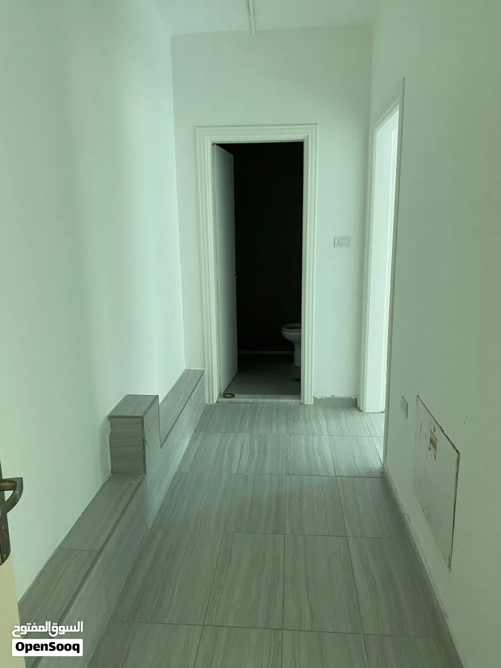 Unfurnished Studio