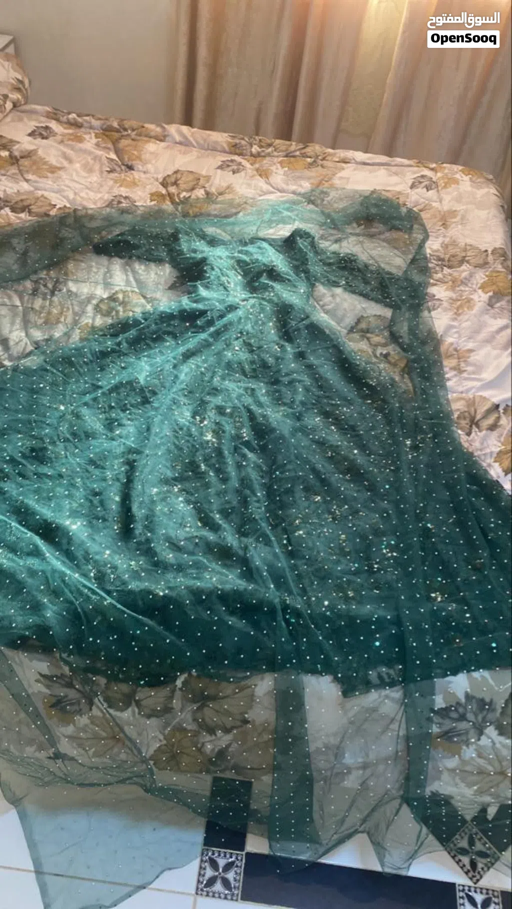 فستان حق حناء مره وحلوه ونضيفه تبع شرعه حق وجزماته سعره 400سعوديه