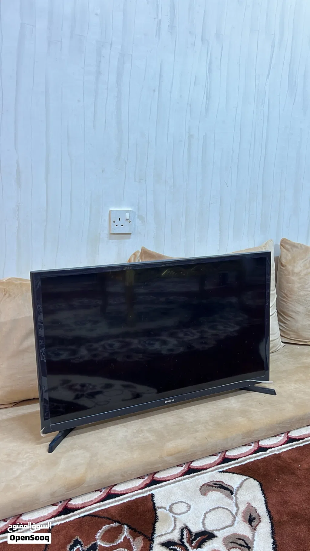 للبيع شاشة سامسونج 32 بوصة LED