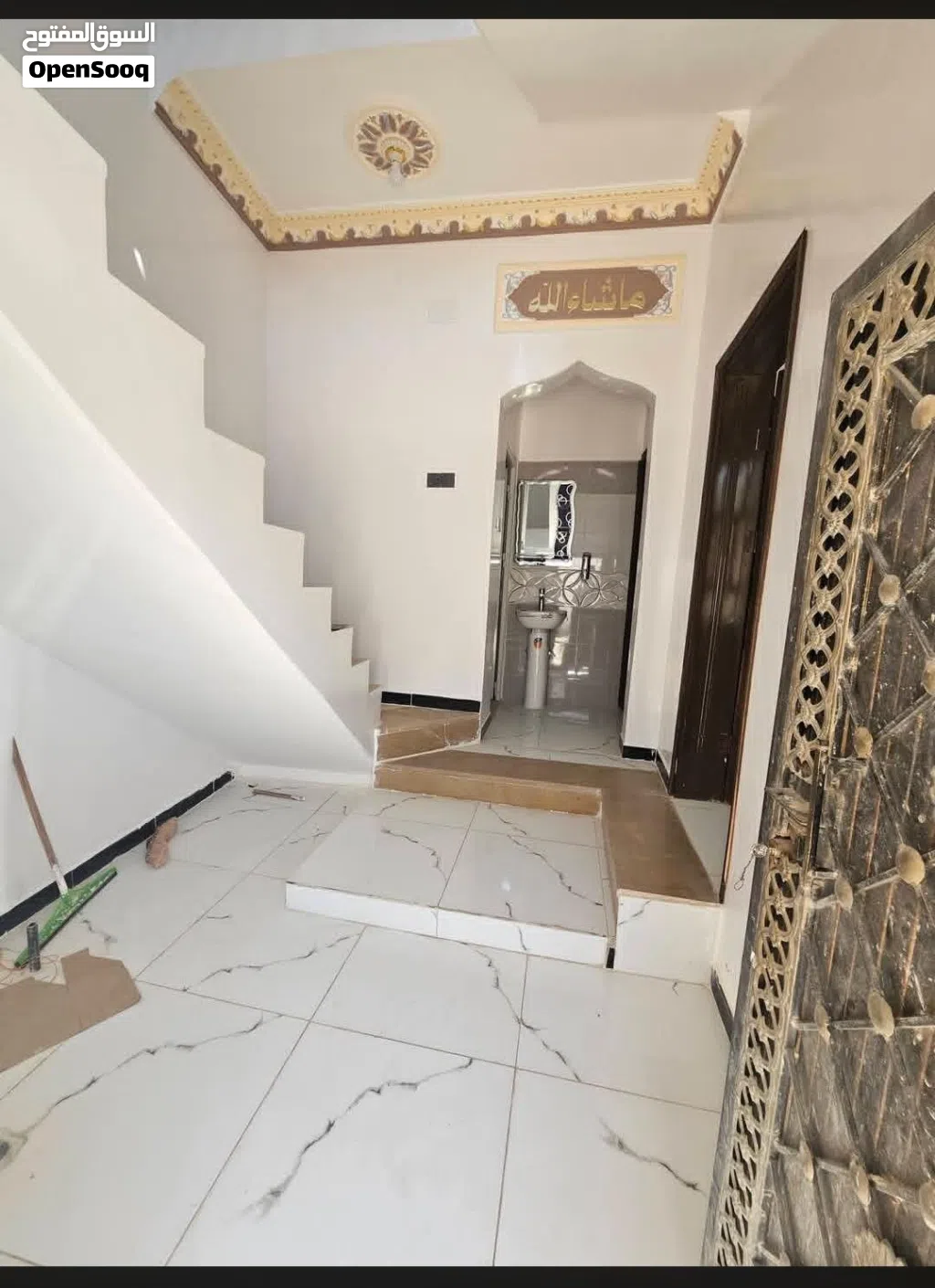 عرطه بمعنى الكلمه 3لبن حر3دور فيه 6شقق كل شقه ماجره ب35الف الاجمالي حدود 200الف قريب جداً لشارع تعز