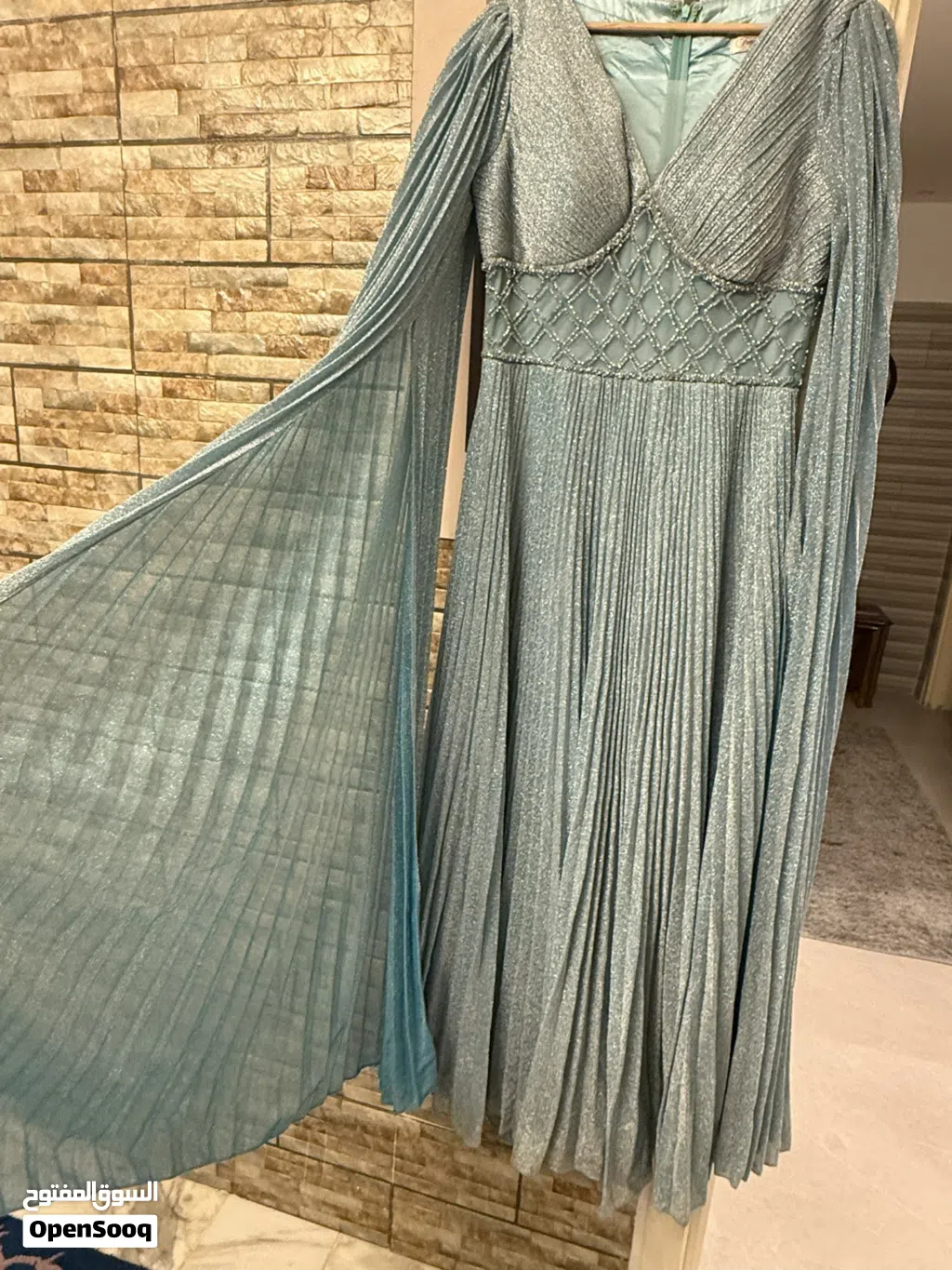 فستان سهرة مميز جداً للبيع +