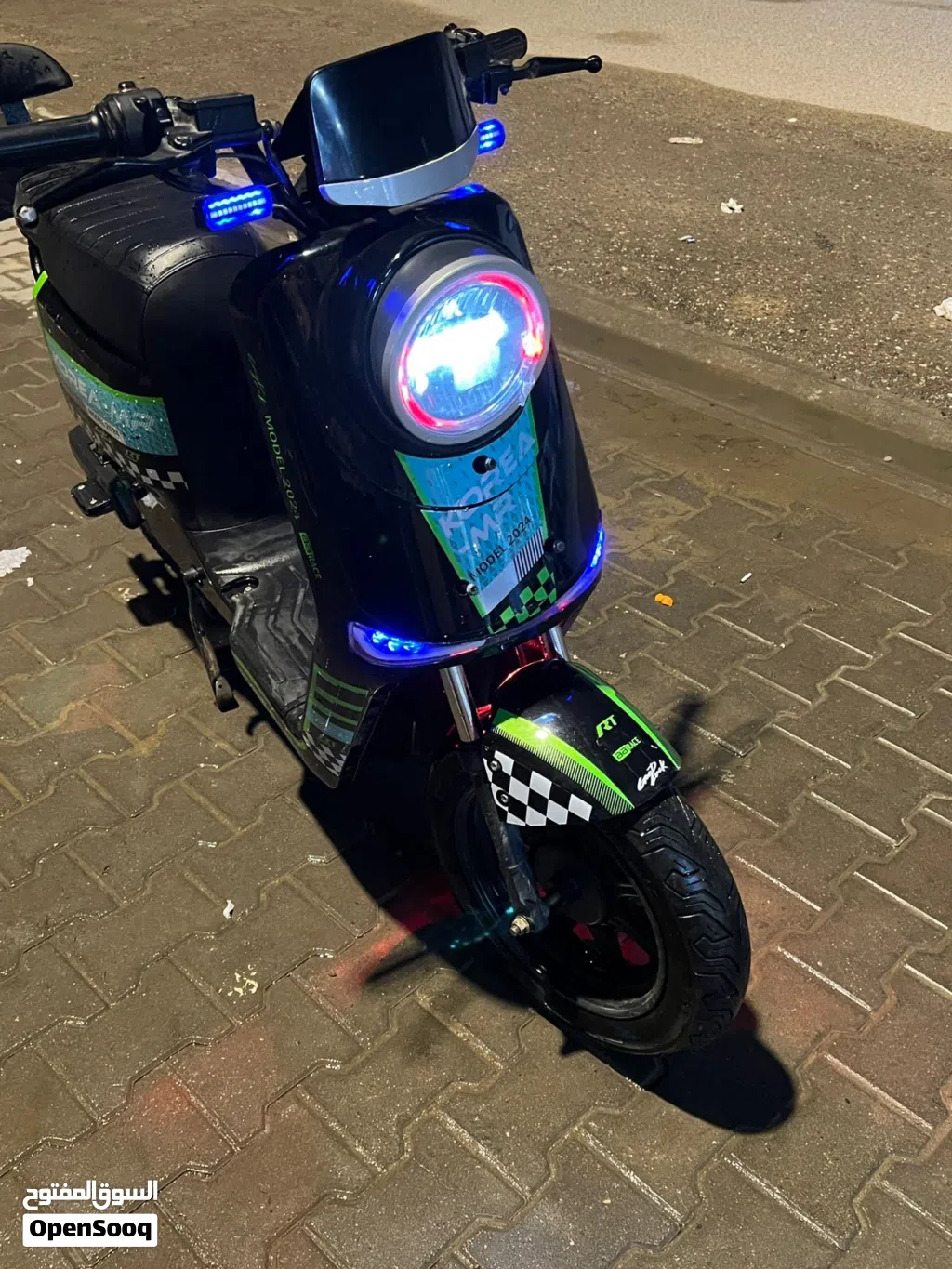 R11 مستعمل دراجه اقتصاديه حلوه بل مشي مبدله ثلاث بطاريات جدد وثنين