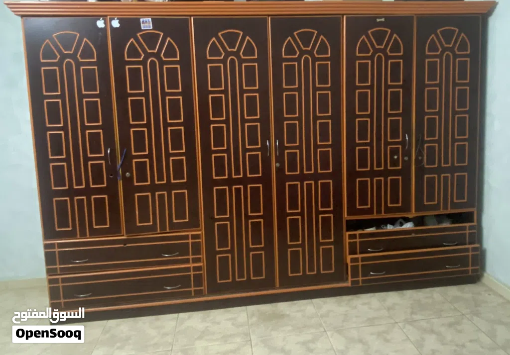 خزائن ملابس