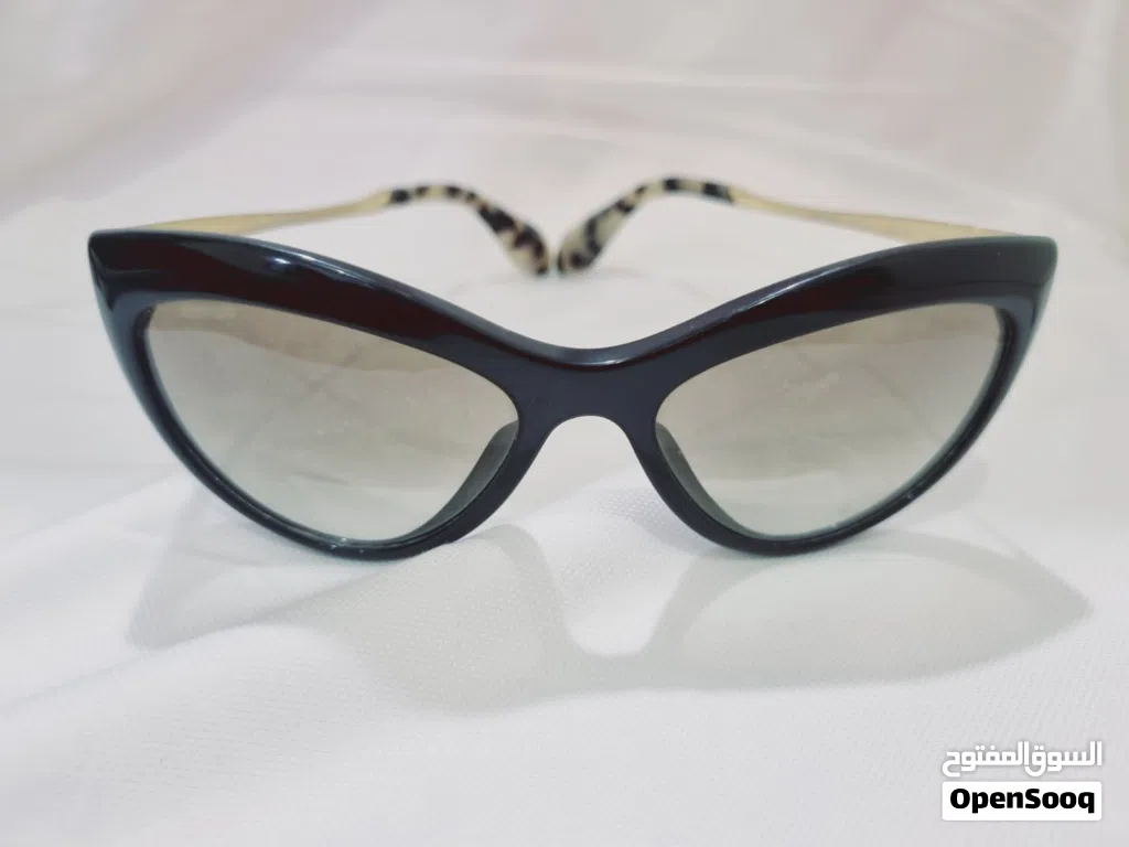 Rare Vintage Miu Miu Cat-Eye Sunglasses – Iconic Style