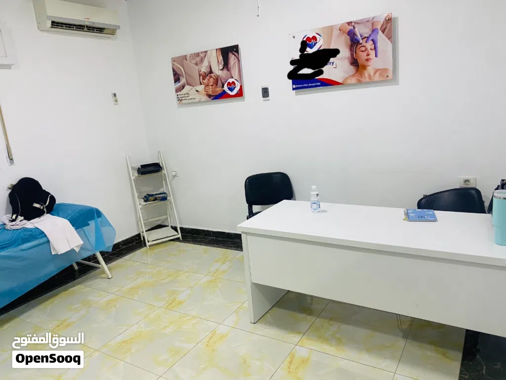 حجرتين جلدية وتجميل وعناية بالبشره للإيجار داخل عيادة