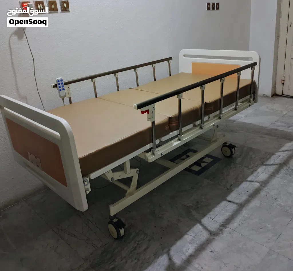 سرير طبي كهربائي شبه جديد مع ريموت وتحكم كامل – مناسب لكبار السن والمرضى مريح جدا نطيف استخدام اسبوع