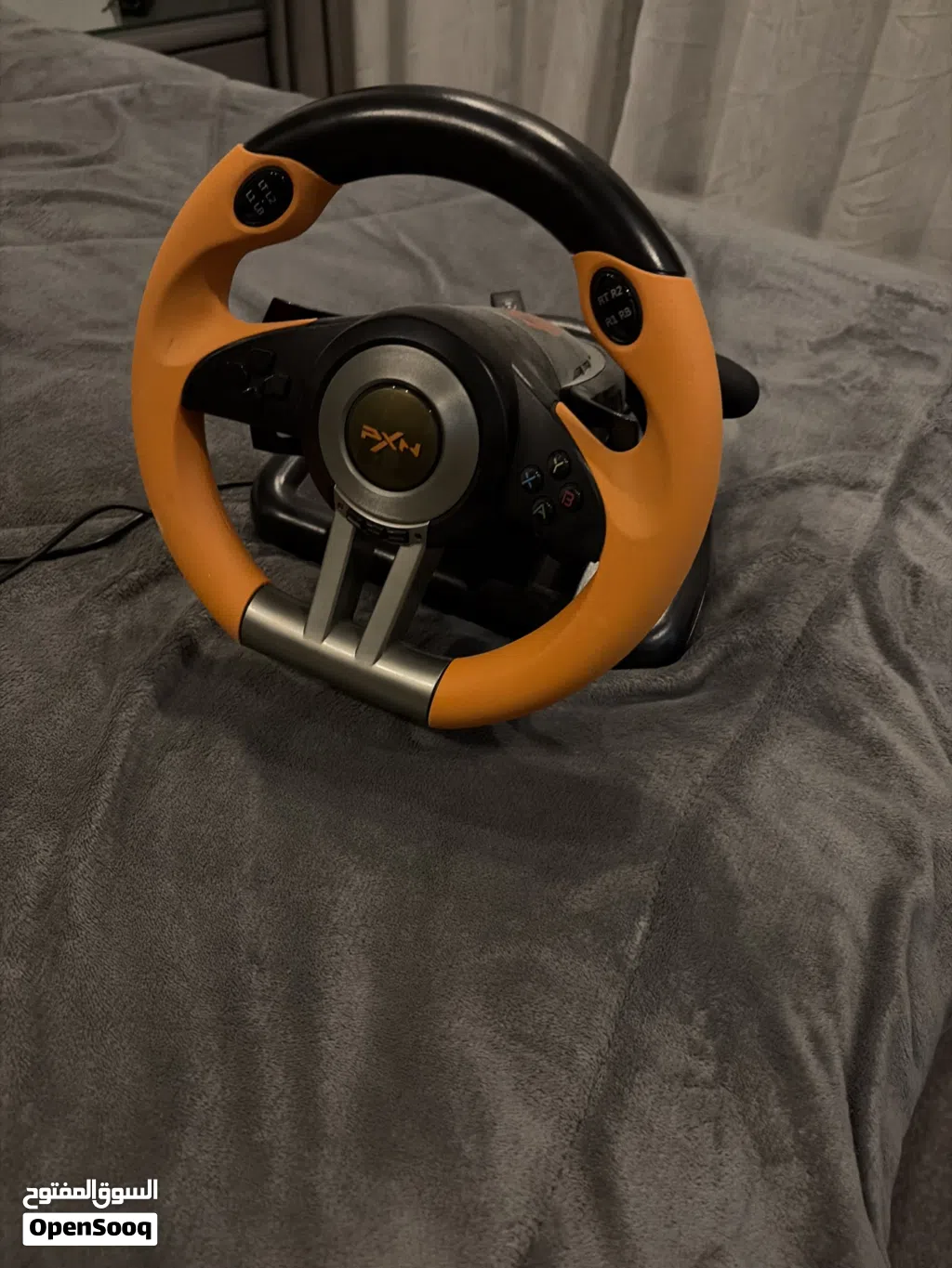 Steering wheel PlayStation, Xbox, it’s works on everything