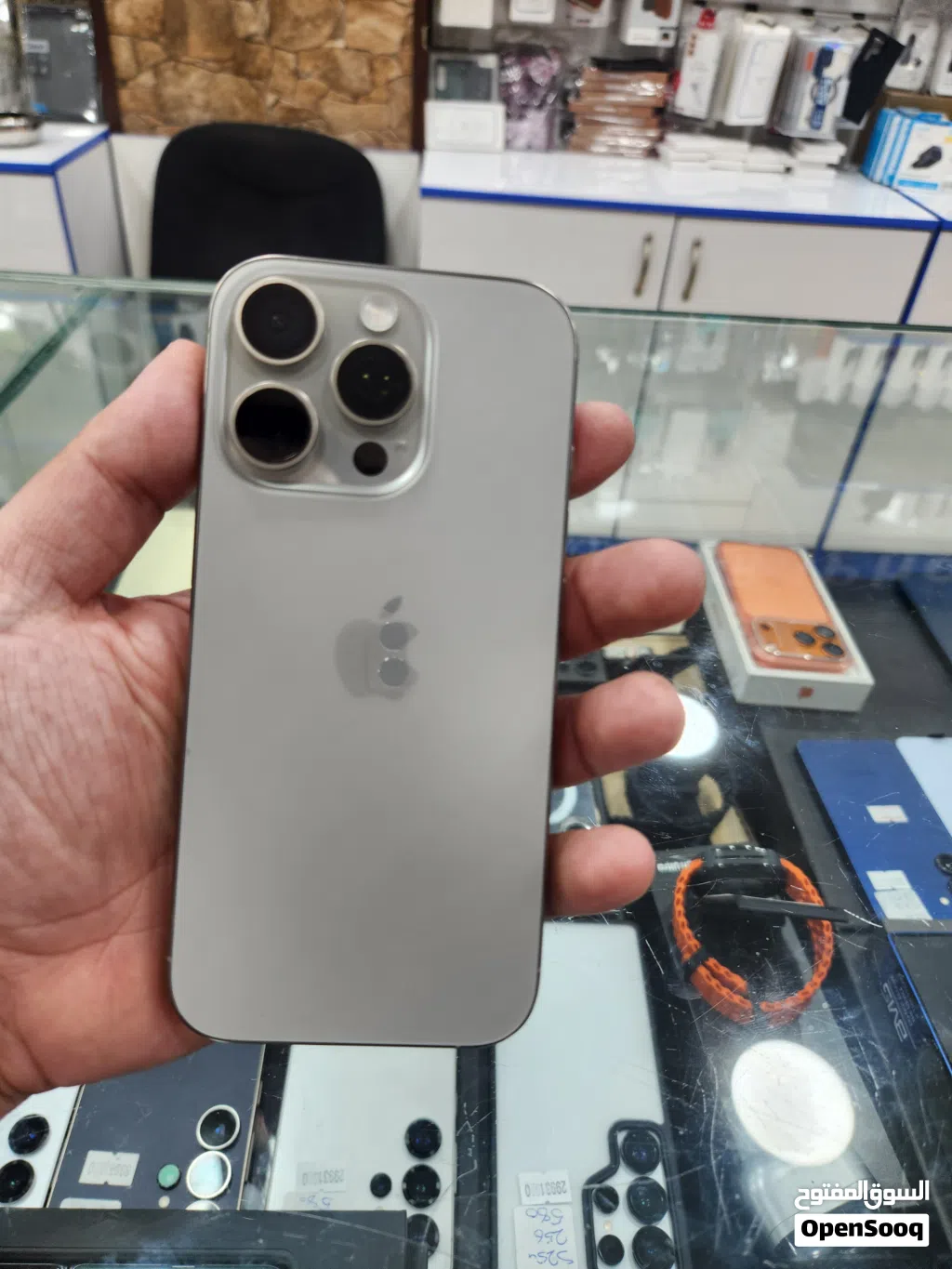 iPhone 16 pro 128GB بحالة الجديد تماما بسعر مميز
