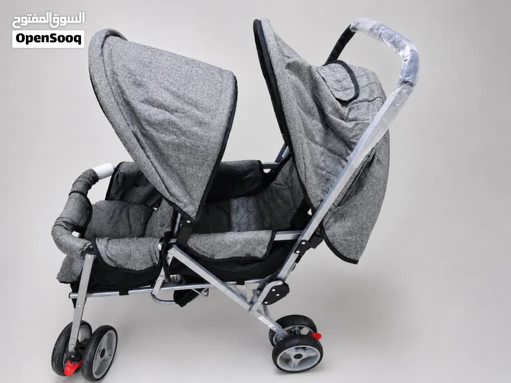 عربة أطفال مزدوجة (لتوأم) ماركة Good Babies بحالة ممتازة للبيع
