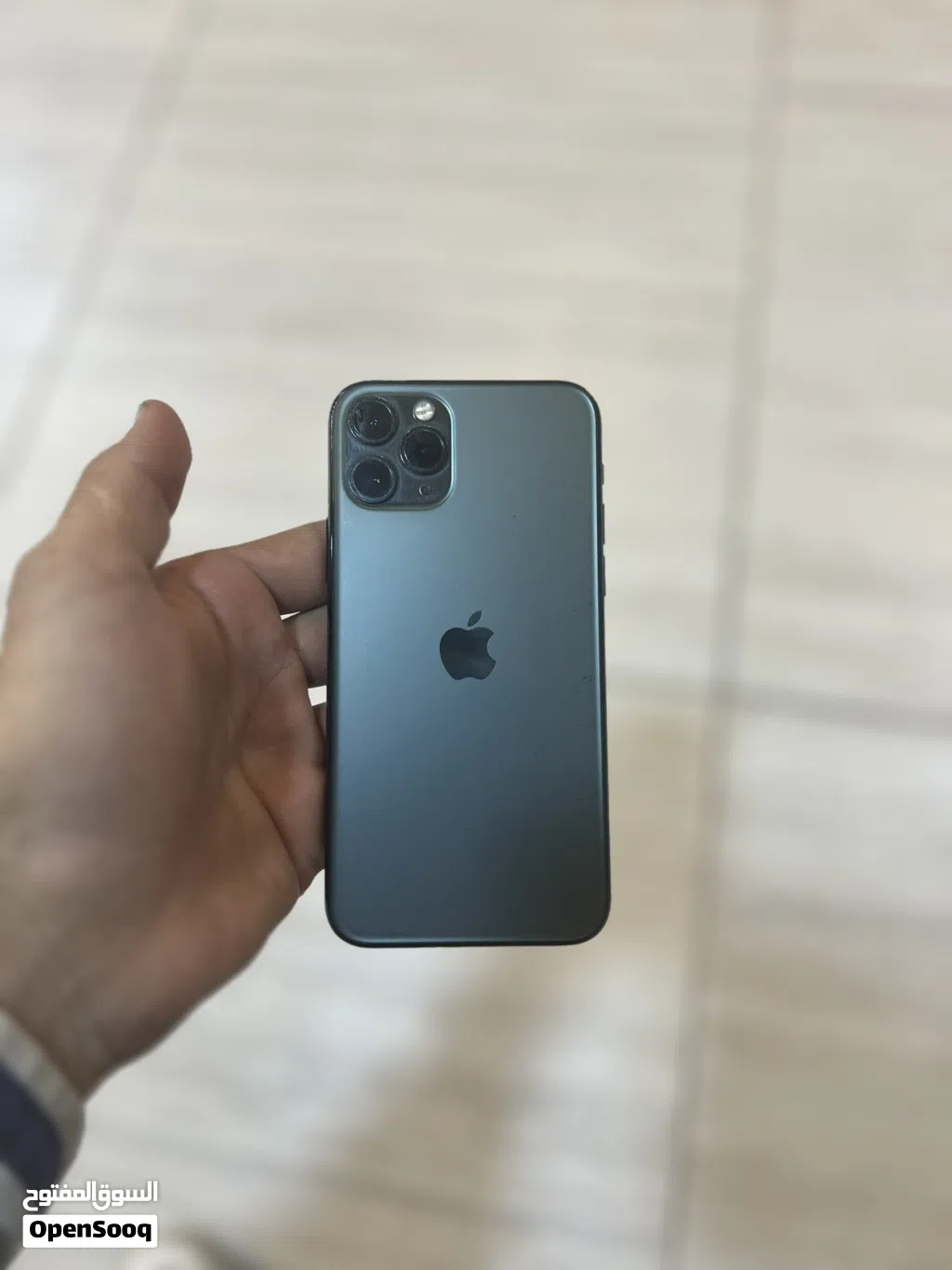 ايفون 11pro للبيع بسعر مغري
