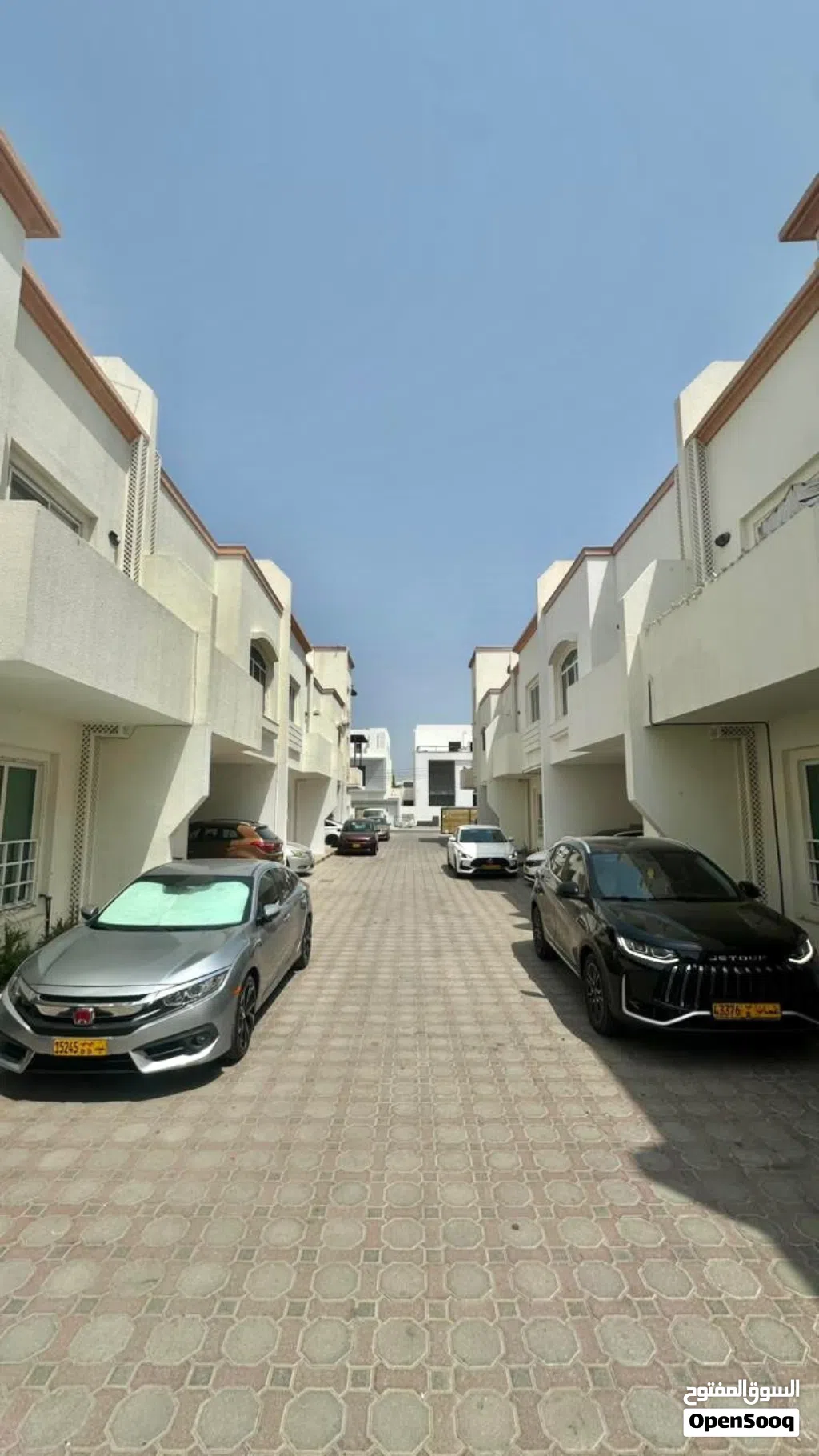 Villa for Rent in Compound – Al Khoudh, Hay Al Kawthar/فيلا للايجار في مجمع سكني في الخوض حي الكوثر