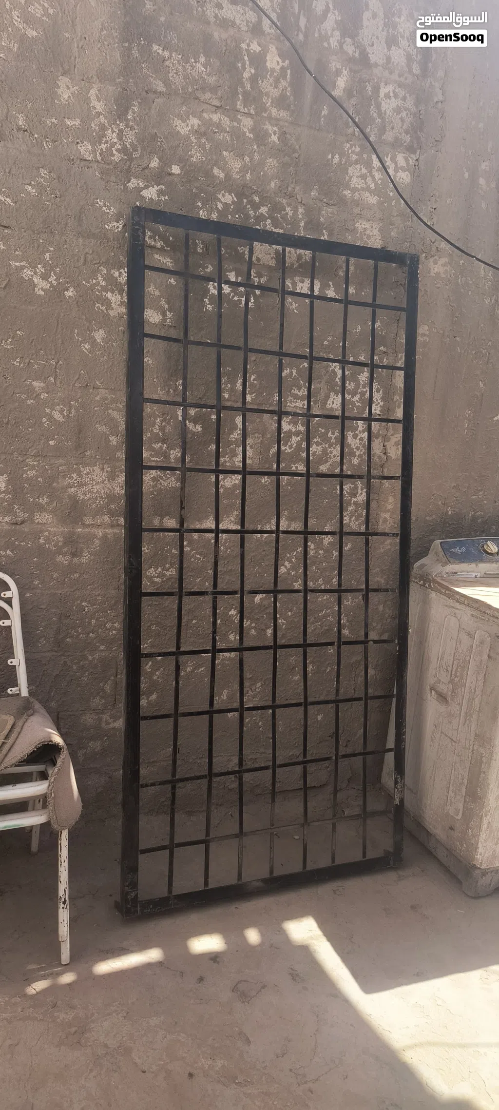 ثلاثة سراير حديد متينة وقوية للبيع (حالة ممتازة) بسعر عرطه عرطه