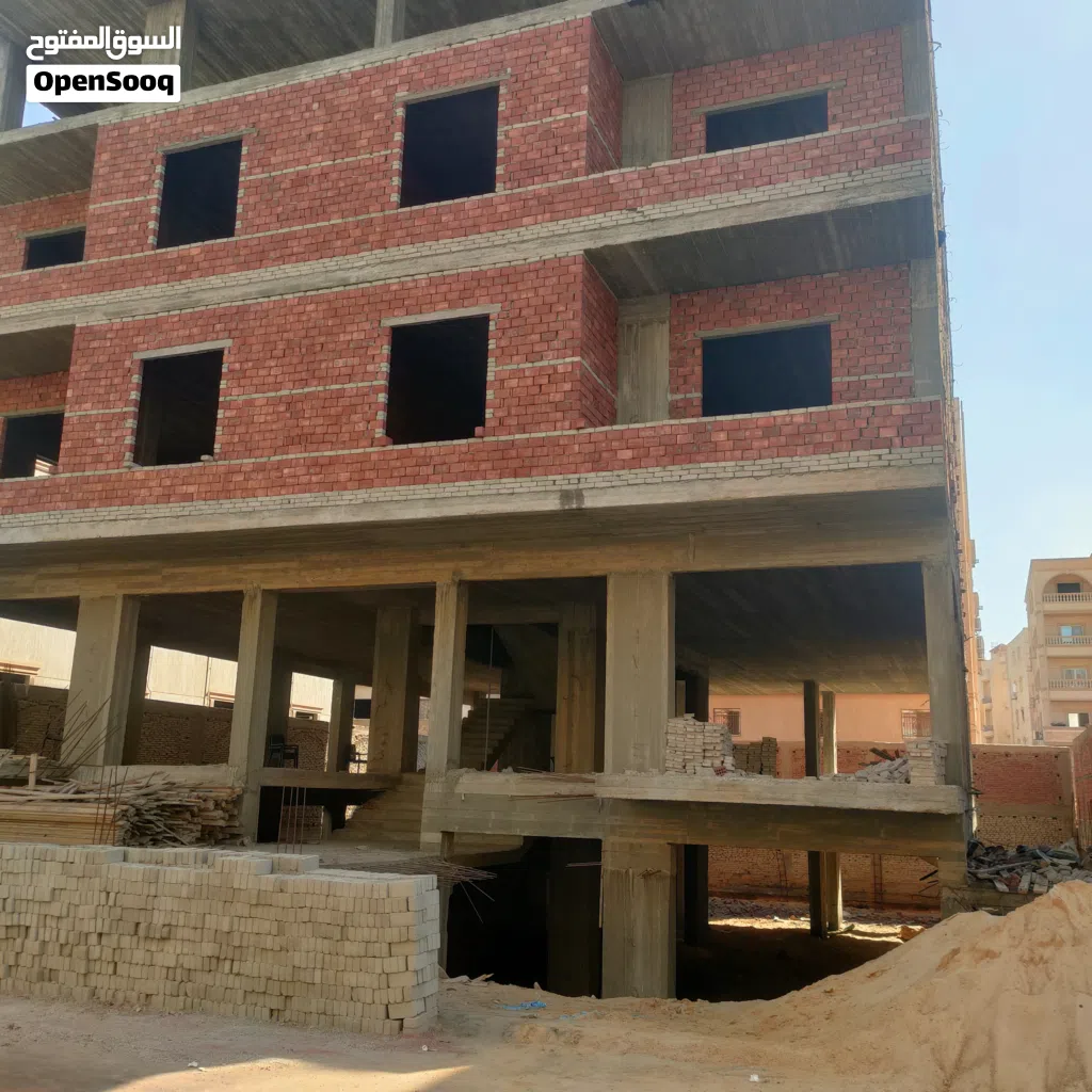 للفرص وباقل من السعر الرسمى شقة للبيع بكمبوند زايد هايتس 242 م الدور الاول بعد الفيلا