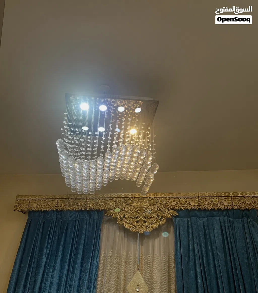 ثريات للبيع