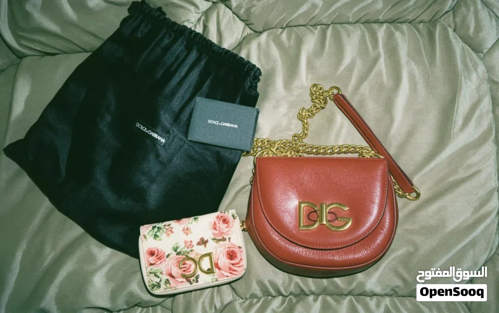 شنطة ومحفظة من Dolce & Gabbana