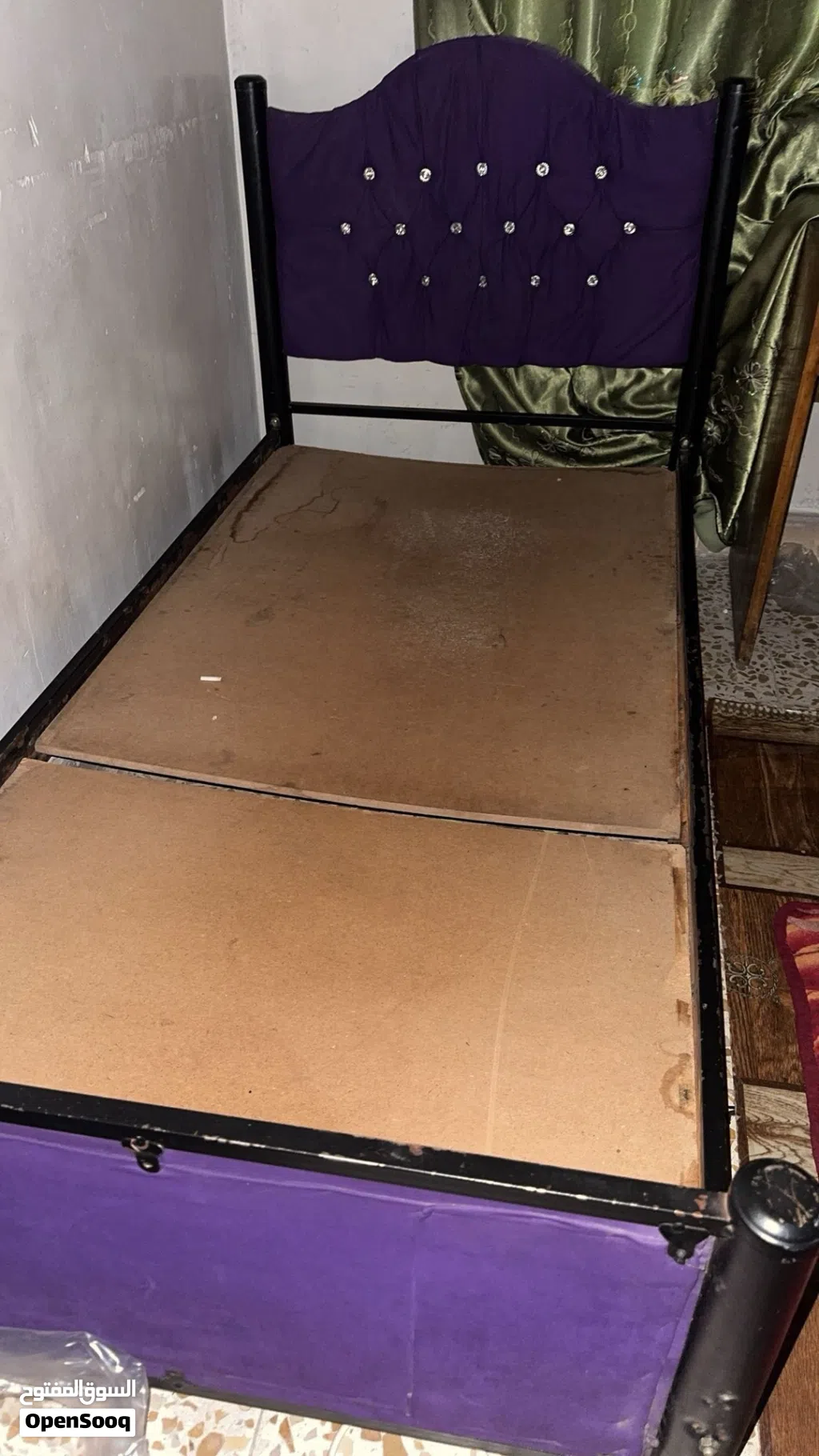 جرباية نفر واحد حديد مع سطحة خشب بسعر 10 آلاف