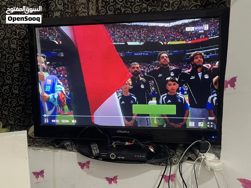 شاشة LED بوصه43 مع الريسيفر بيعه سريعه لدواعي السفر