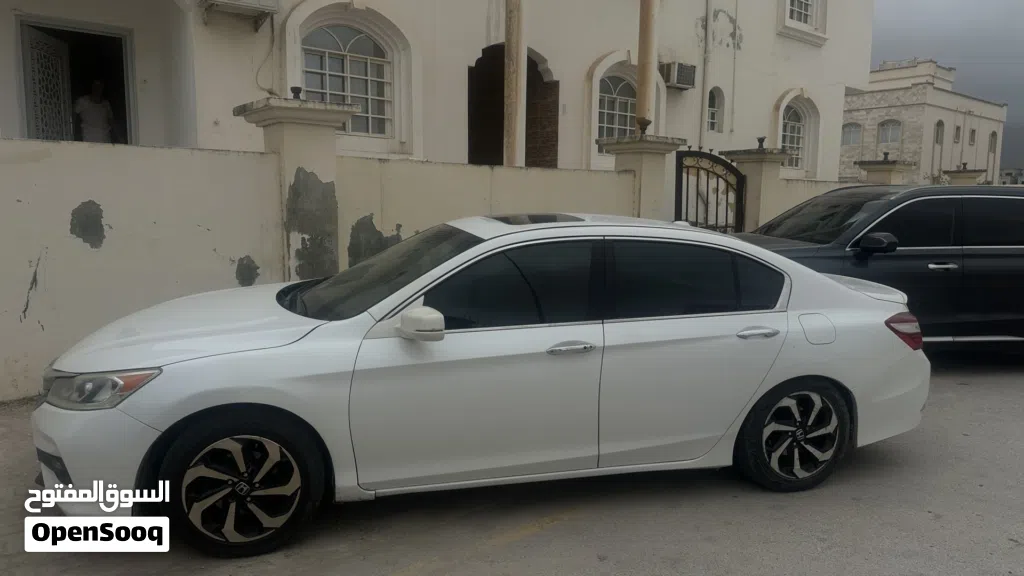 هوندا اكورد DX