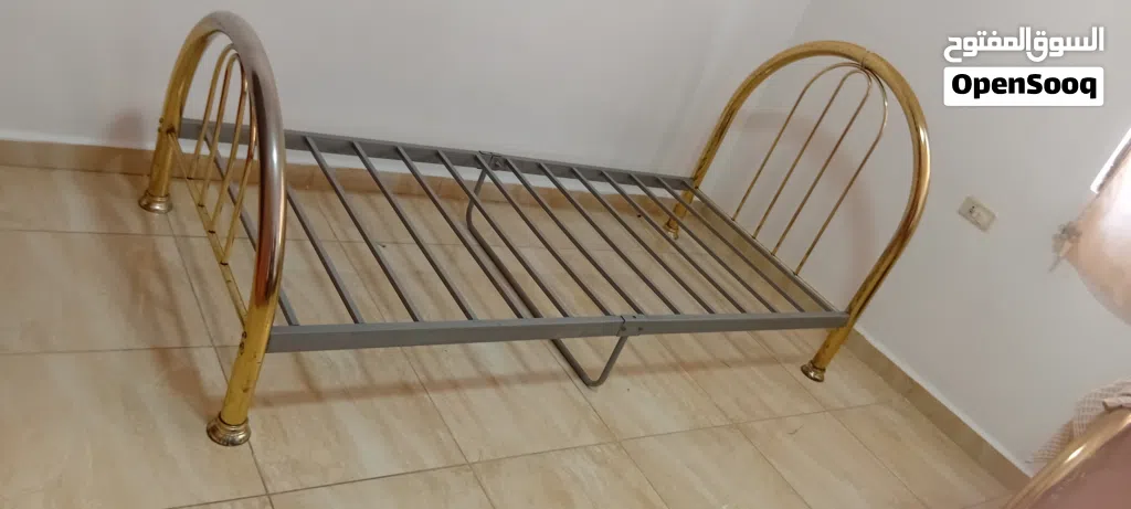 سرير مفرد لبيع