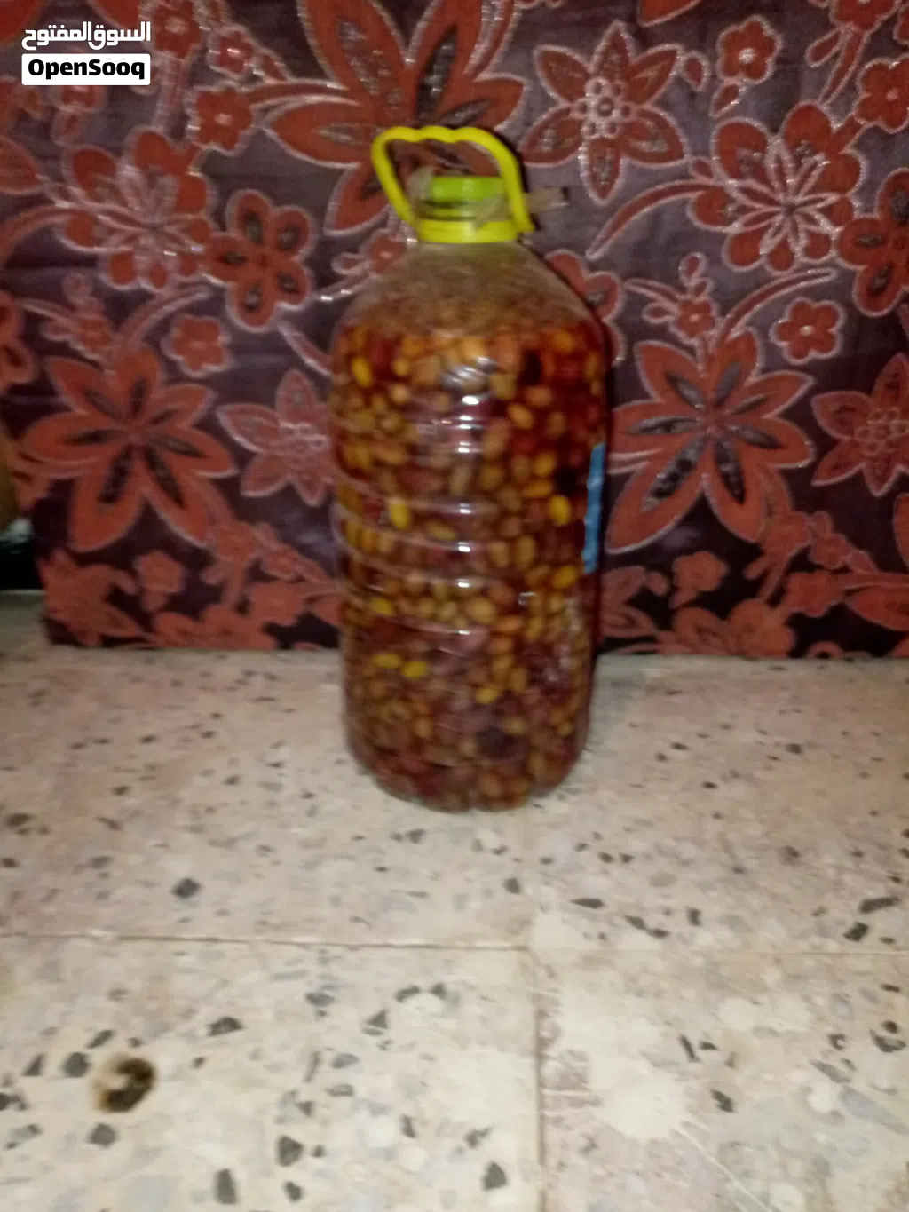 سلام عليكم للبيع زيتون أحمر