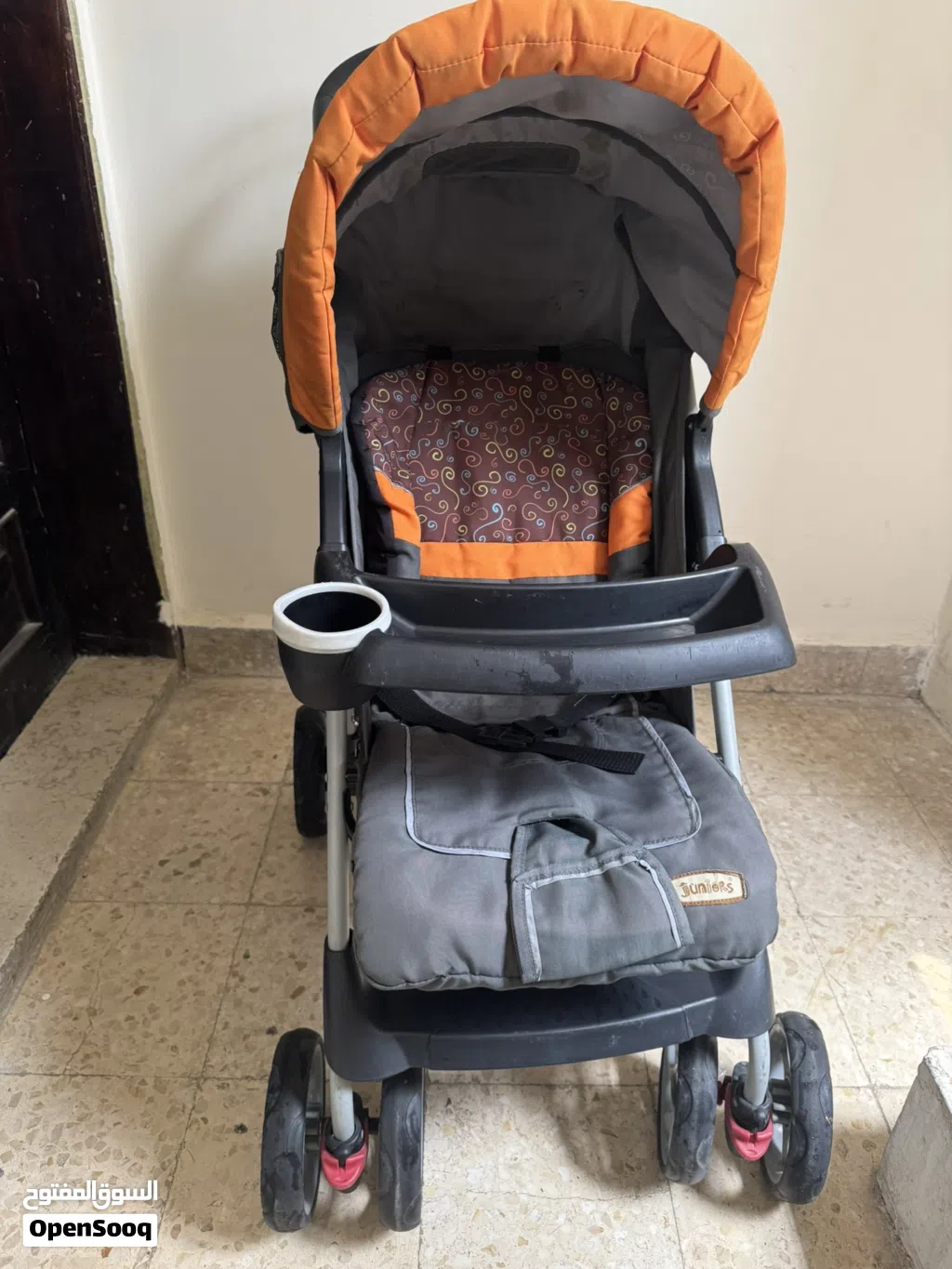 عرباية نوع juniors بحاله ممتازة
