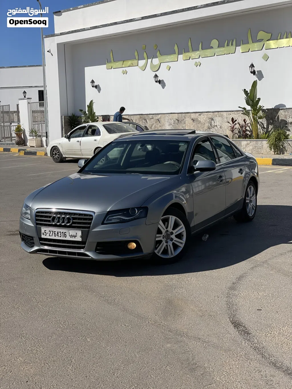 أودي A4 Sedan