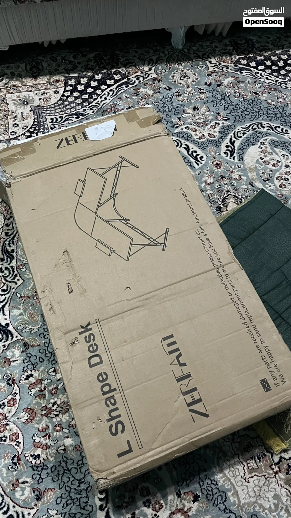 طاولة جيمينج على شكل L