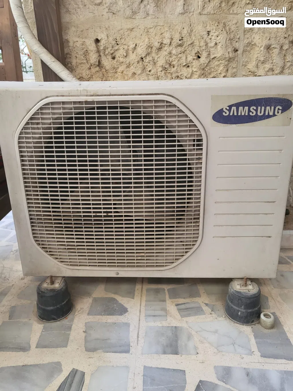 مكيف سامسنج طن ونص مستعمل للبيع لون ابيض