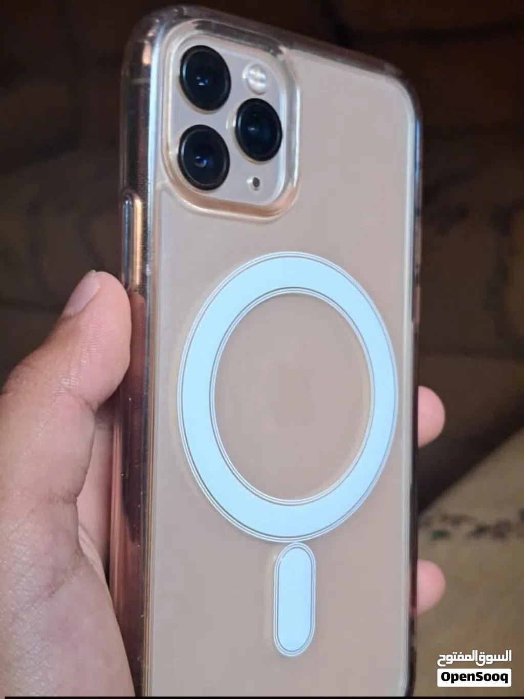 ايفون 11 pro نضيف مشالله