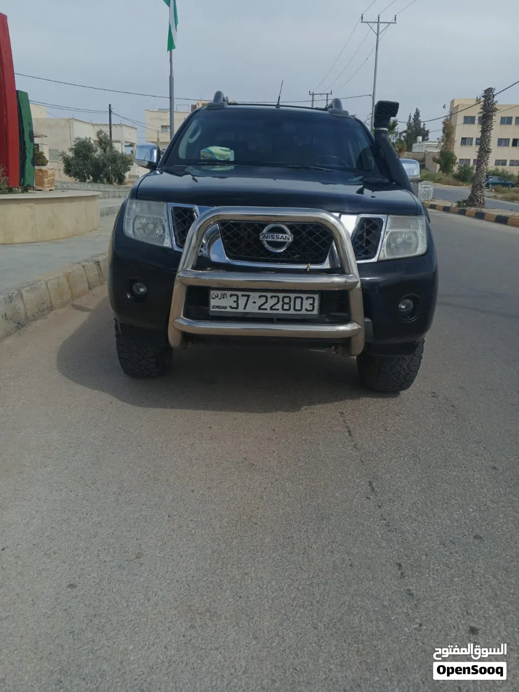 نيسان نافارا LE