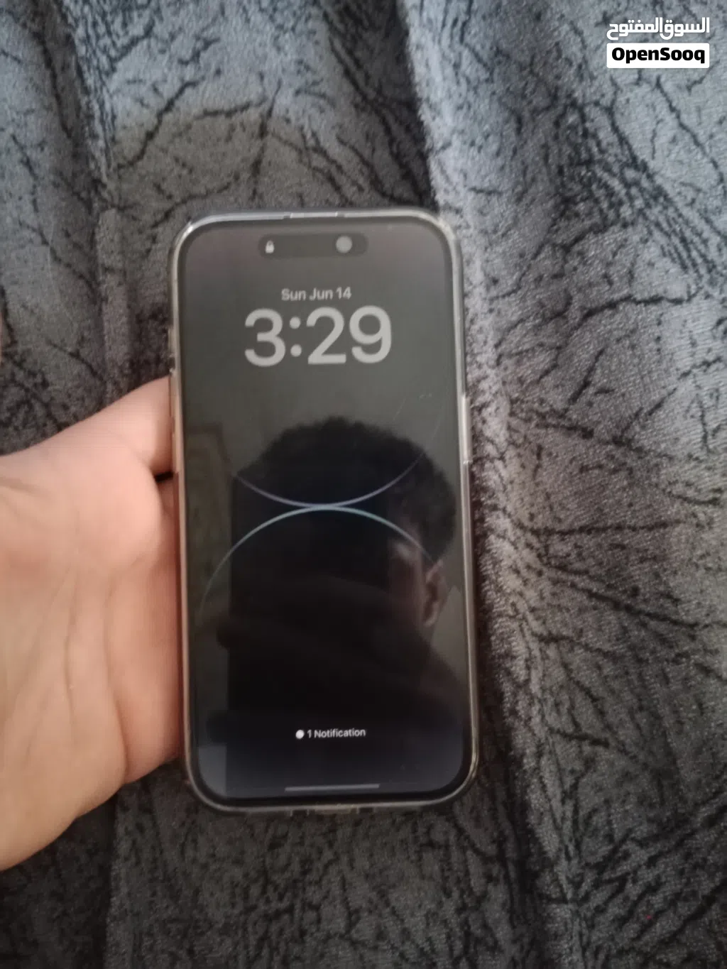 ايفون 14 pro 256. g patre 90 الجهاز ولا غلطه ما في اشي مغير الكرتونه موجودة الله يبارك لصاحبه